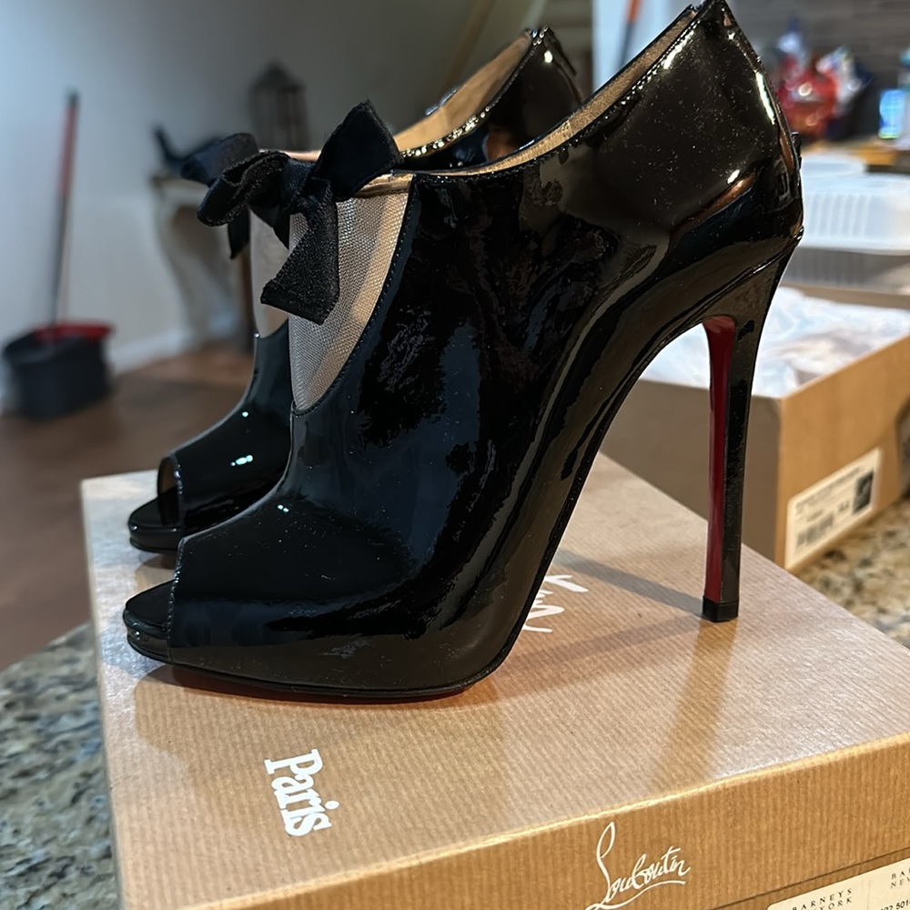 Red bottoms - Picture 3 of 6